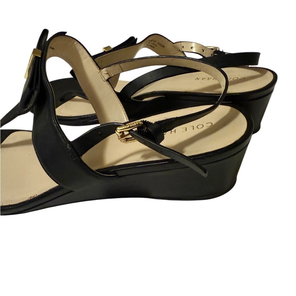 Cole Haan Tali Grand Bow
Womens 101/2 Black Leather Wedge Heel Sandals Strappy - Picture 6 of 15